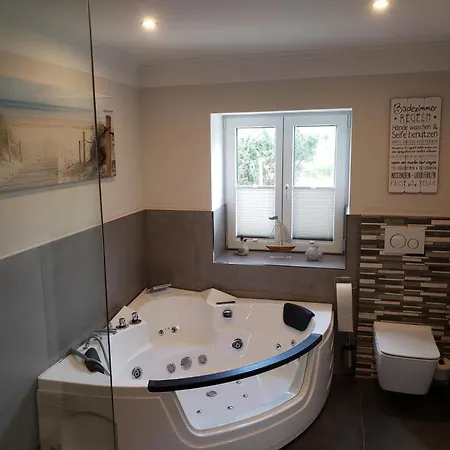 Σπίτι διακοπών Kastanie Mit Whirlpool Kamin Und Sauna