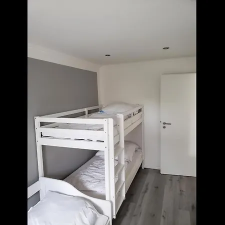 Kastanie Mit Whirlpool Kamin Und Sauna