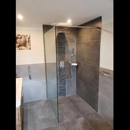 Kastanie Mit Whirlpool Kamin Und Sauna *