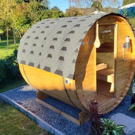 Kastanie Mit Whirlpool Kamin Und Sauna Vakantiehuis *